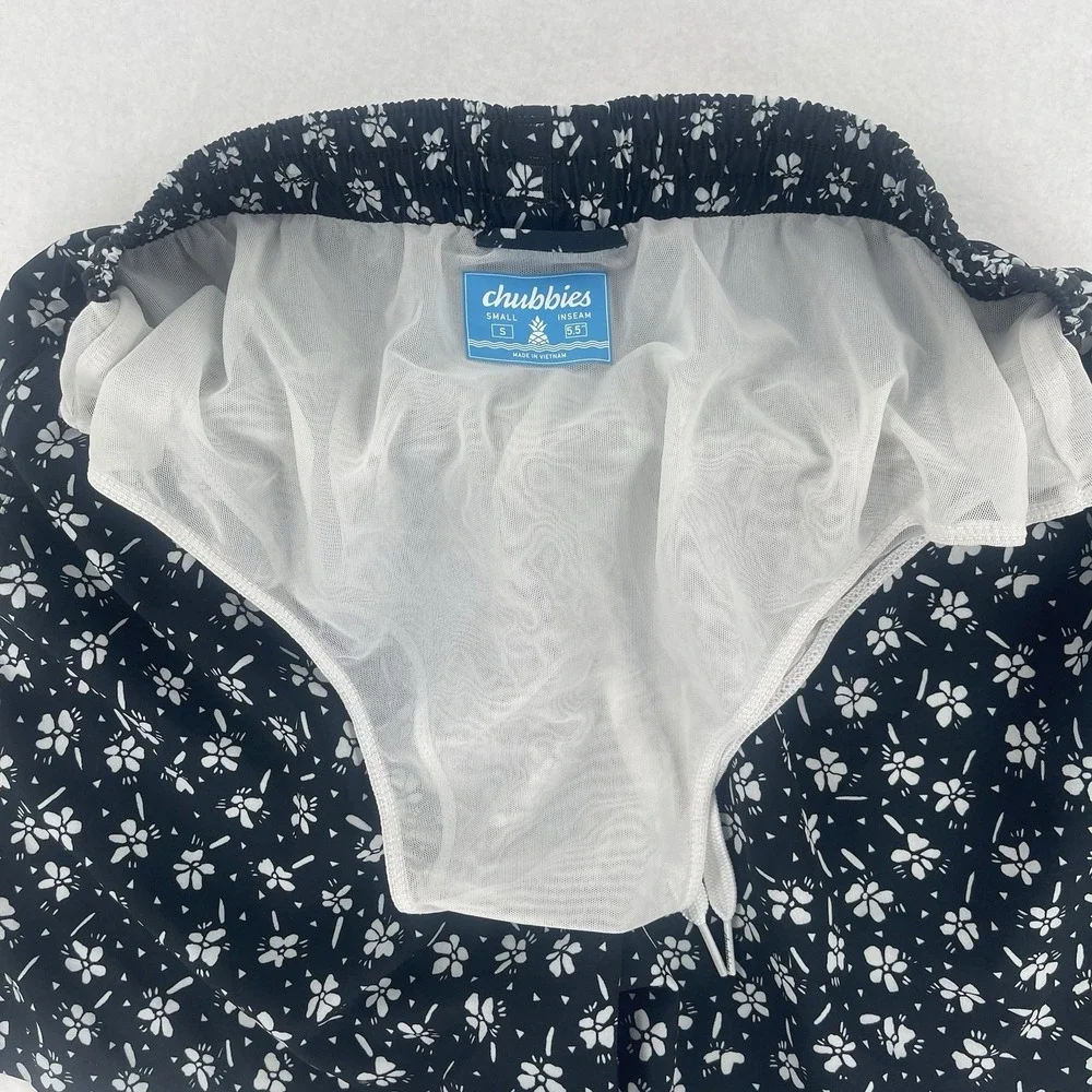 Chubbies Swim Trunks Mens S Black Floral Print 5.5